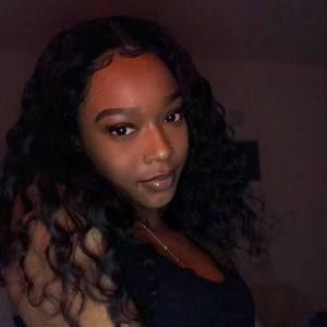 Meet your Posher, Aisha